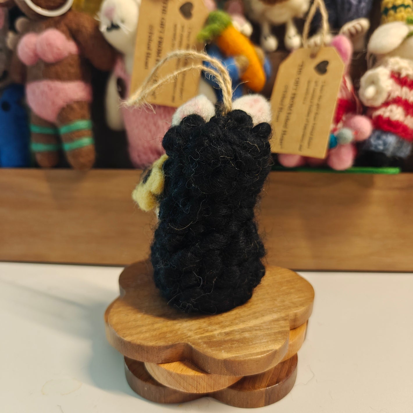 Felted Heart 抱花黑羊 手工羊毛毡